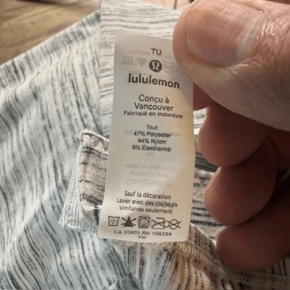 Lululemon Vinyasa Scarf Heathered Grey‎ White Space Dye Snap Multi-Way Wrap OS
